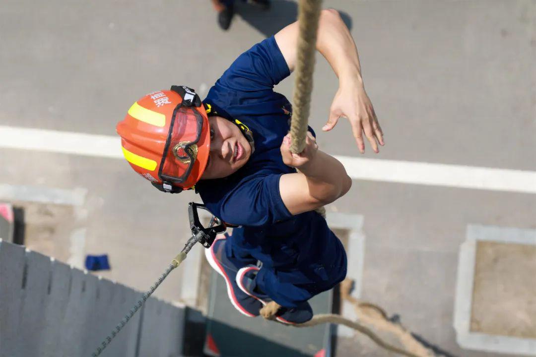 ayx爱游戏电竞-体操小组赛，燕山玄武队与西城闪电队逆转，体能对抗拉满！年轻人站出来了的简单介绍