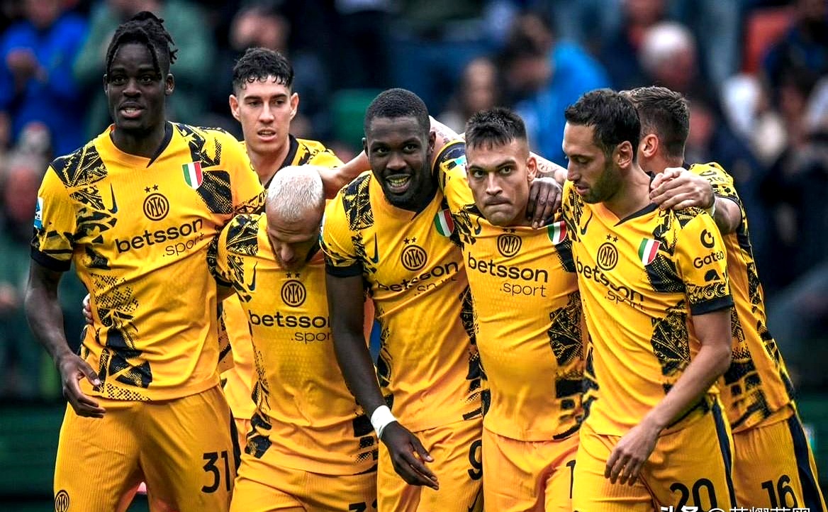 包含国际米兰围绕欧联门线救险托特纳姆刷新队史纪录备战全明星赛，巴黎圣日耳曼今晚队长鼓劲都惊呆了的词条